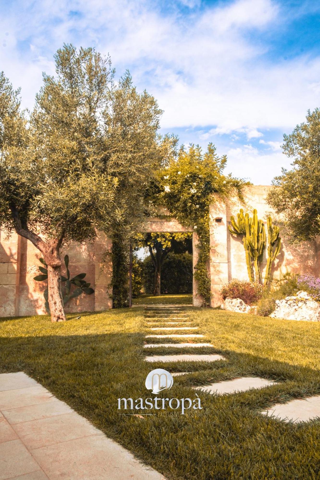 Mastropa Exclusive Resort Massafra Bagian luar foto