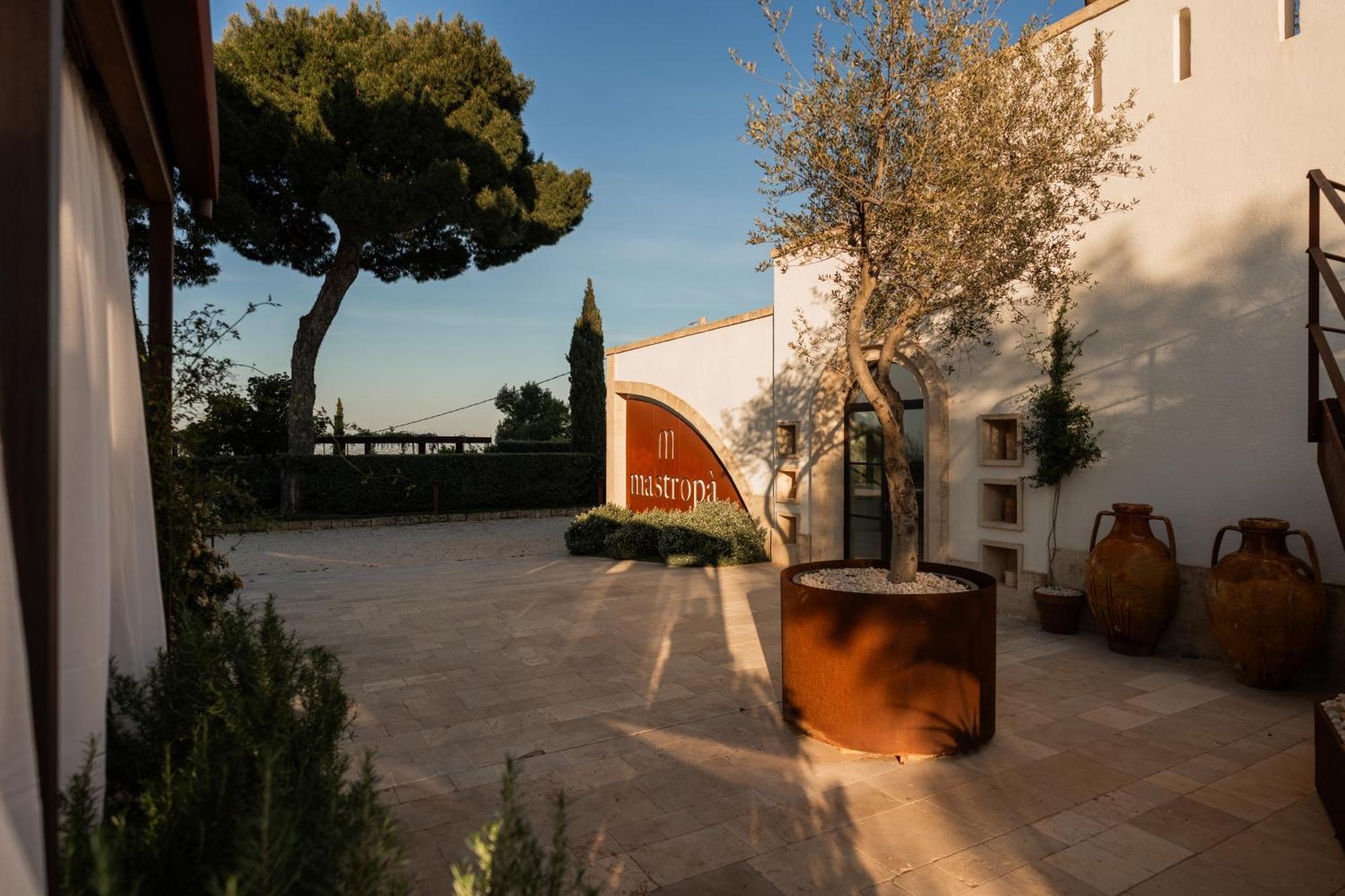 Mastropa Exclusive Resort Massafra Bagian luar foto